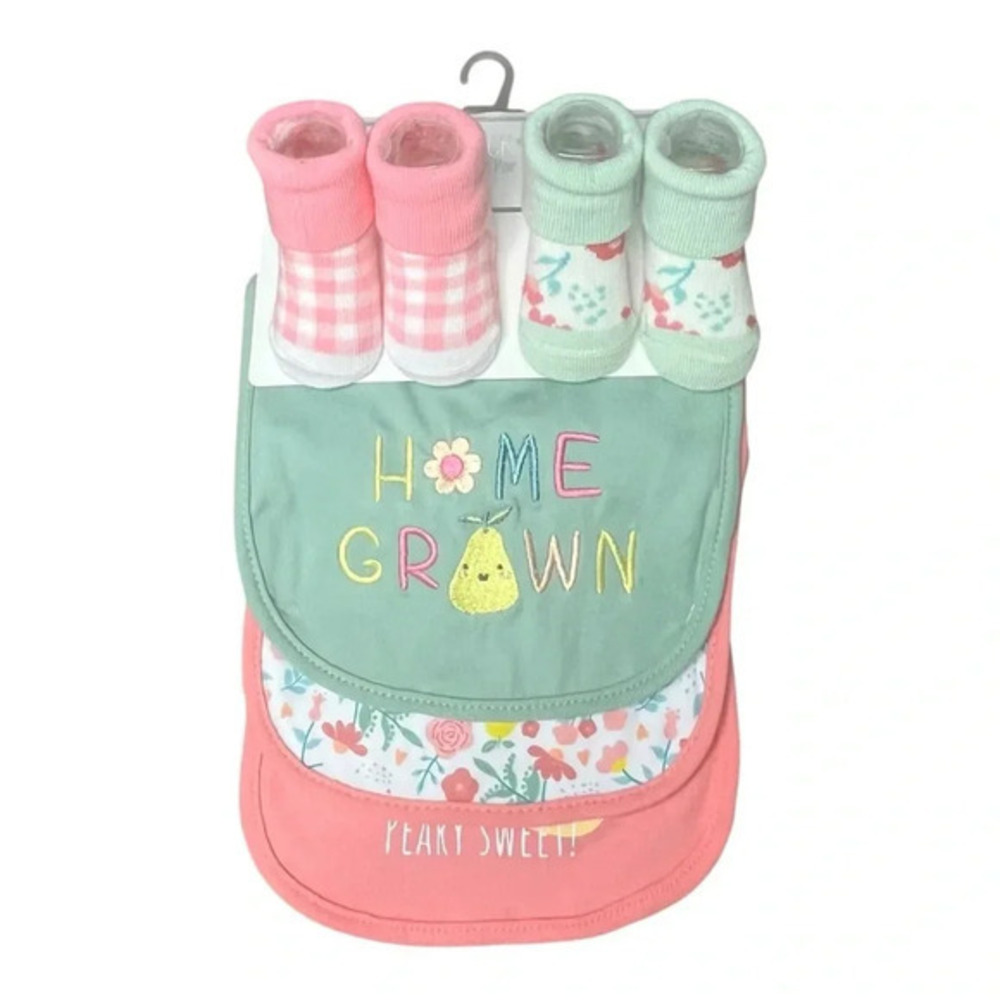 Duck Duck Goose Bib and Sock Set Infant One Size‎ Pink Green 5pc Home Grown New